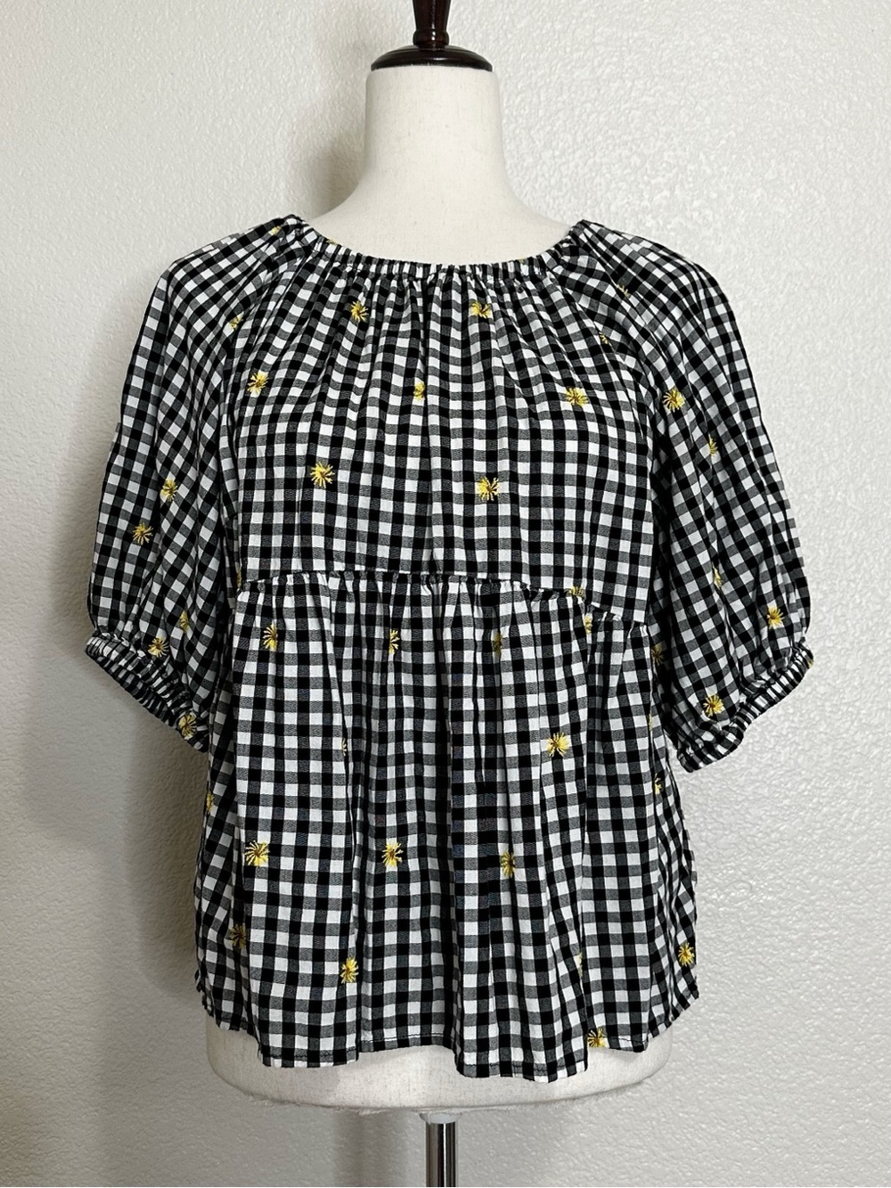 Old Navy Black White Gingham Embroidered Floral Puff Sleeves Top, Sz Medium